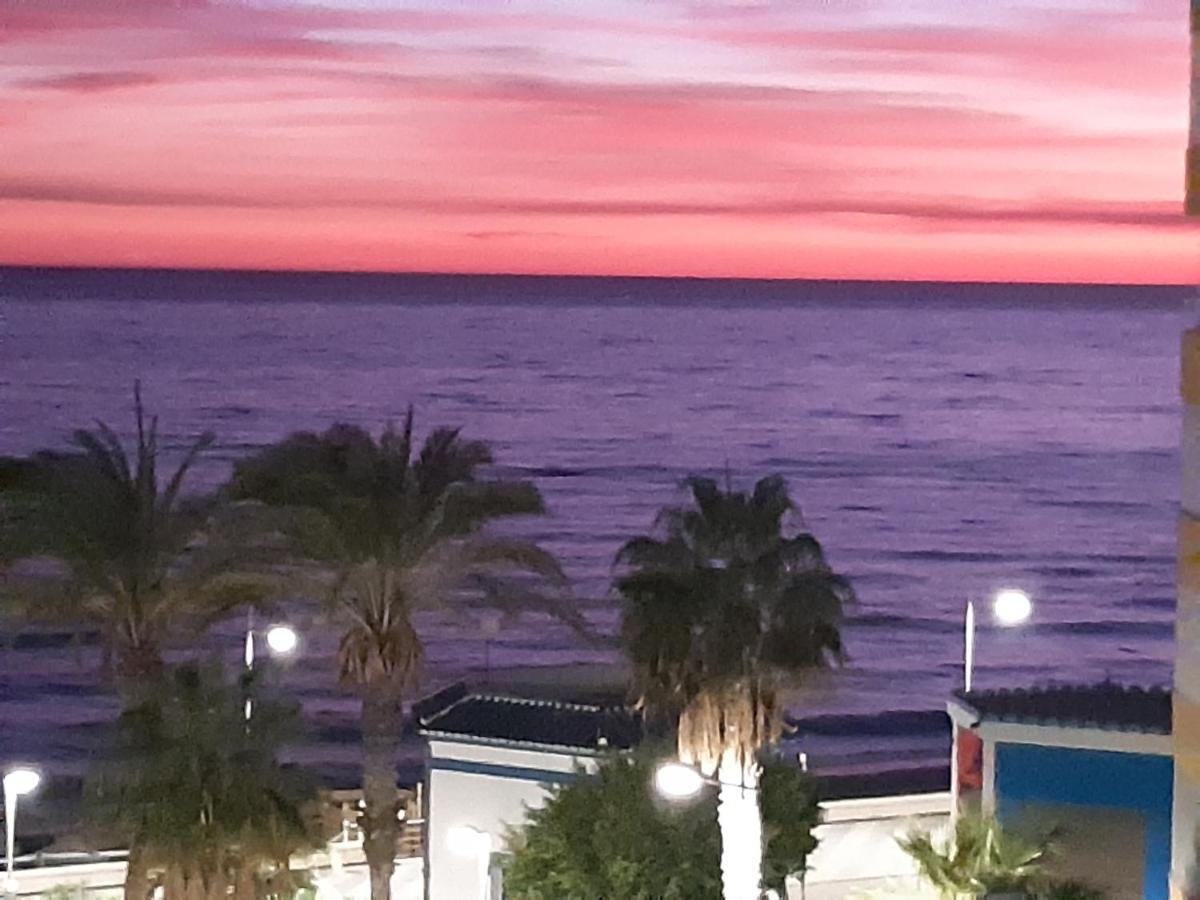 Torrox, Superbe Et Sur La Plage! Exterior photo